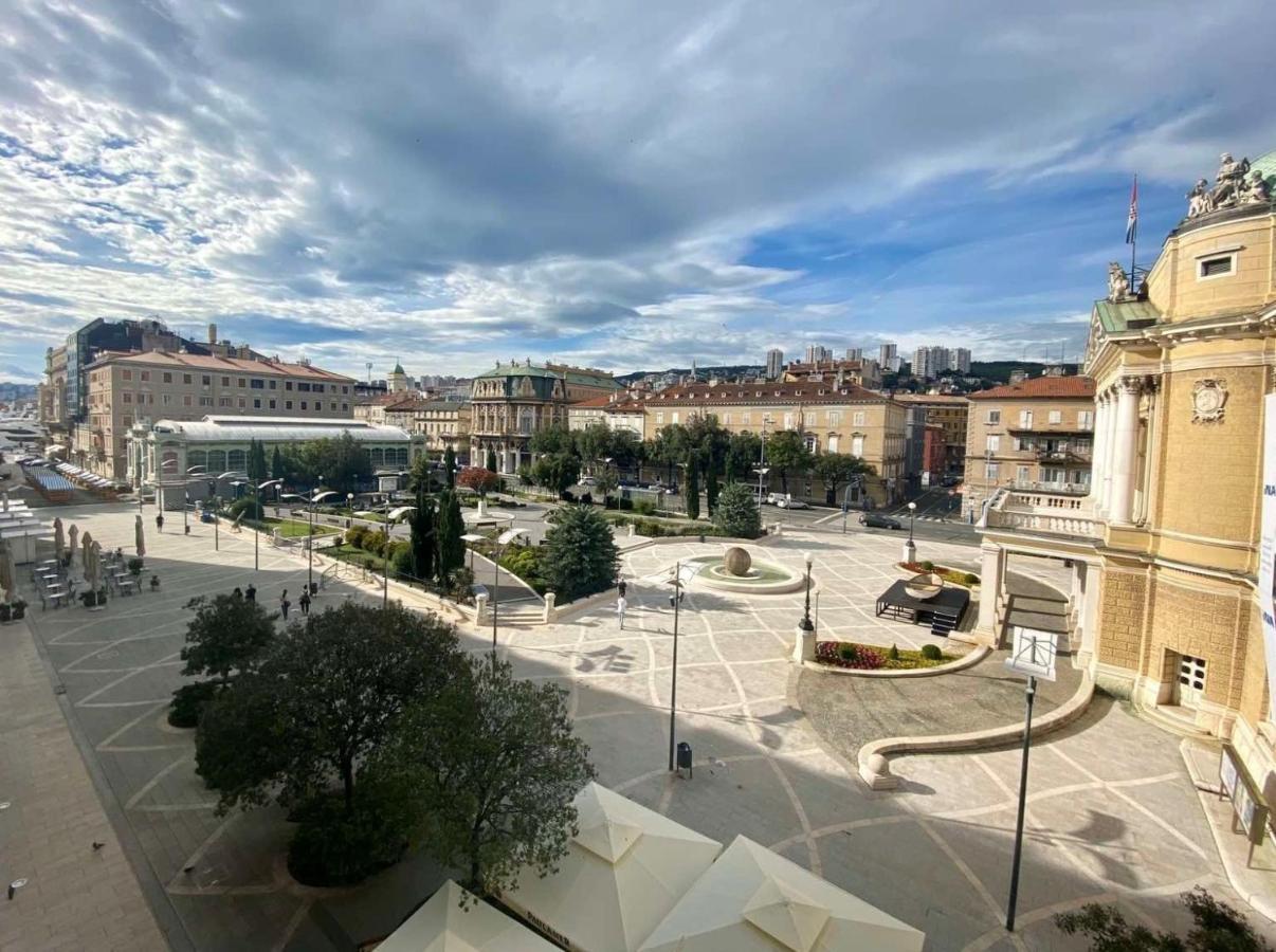 Plaza Teatro & Piazzale Teatro Lägenhet Rijeka Exteriör bild